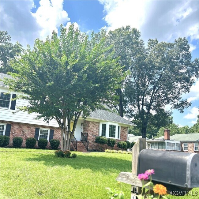 Foto del edificio - 1404 Stoneycreek Dr