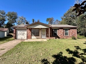 Building Photo - 2042 Little River Ln