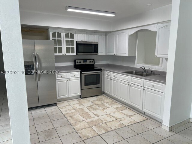 Building Photo - 1546 W 77th St
