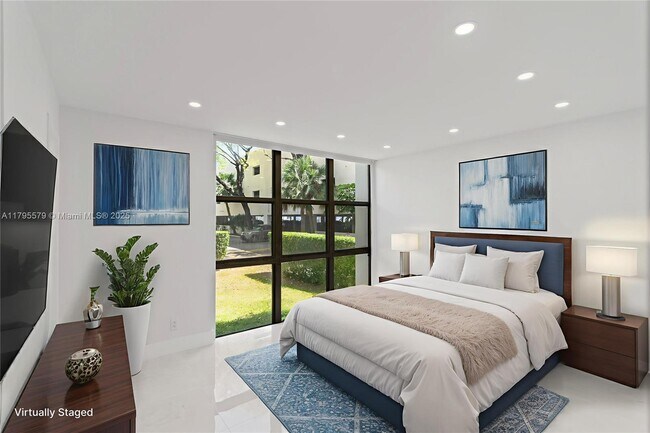 Foto del edificio - 17011 N Bay Rd