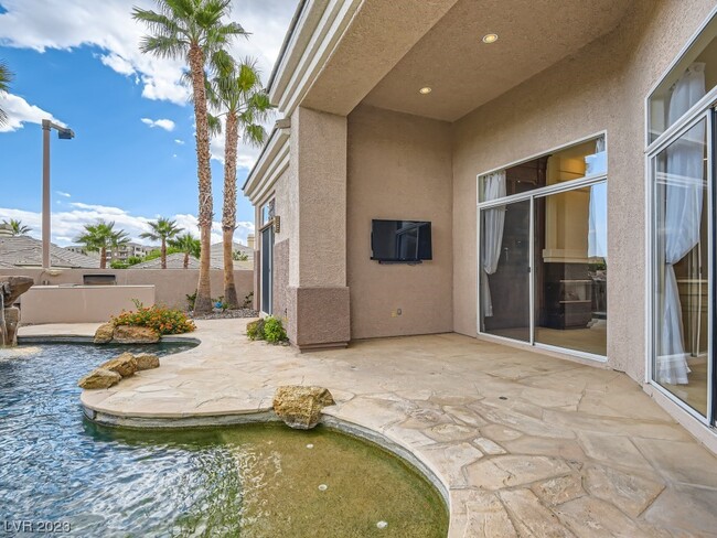 Building Photo - 300 Pinon Hills Ct