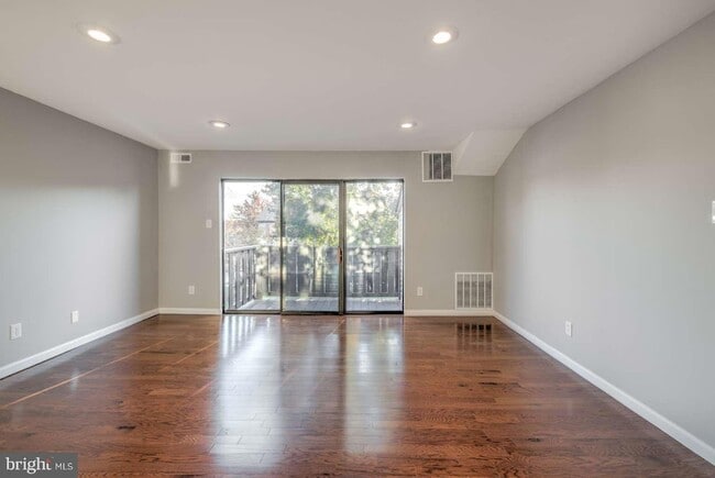 Photo - 1302 Maresfield Apartment