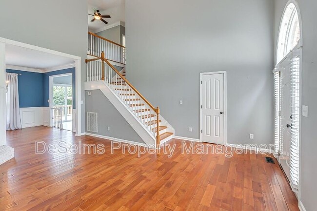 Building Photo - 701 Brent Glen Pl