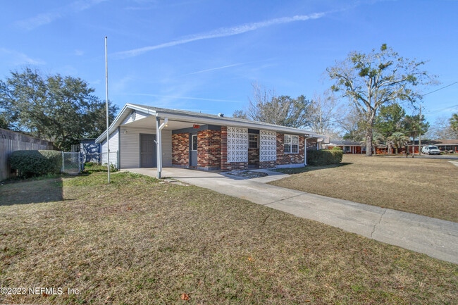 Building Photo - 748 Foxbriar Cove