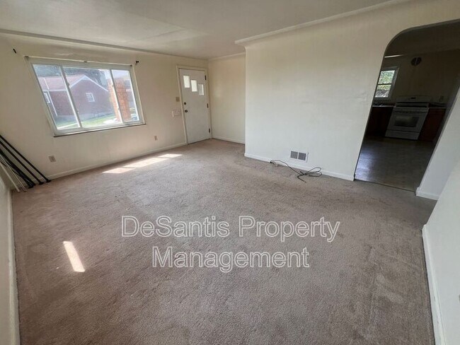 Photo - 1123 Clippert St House