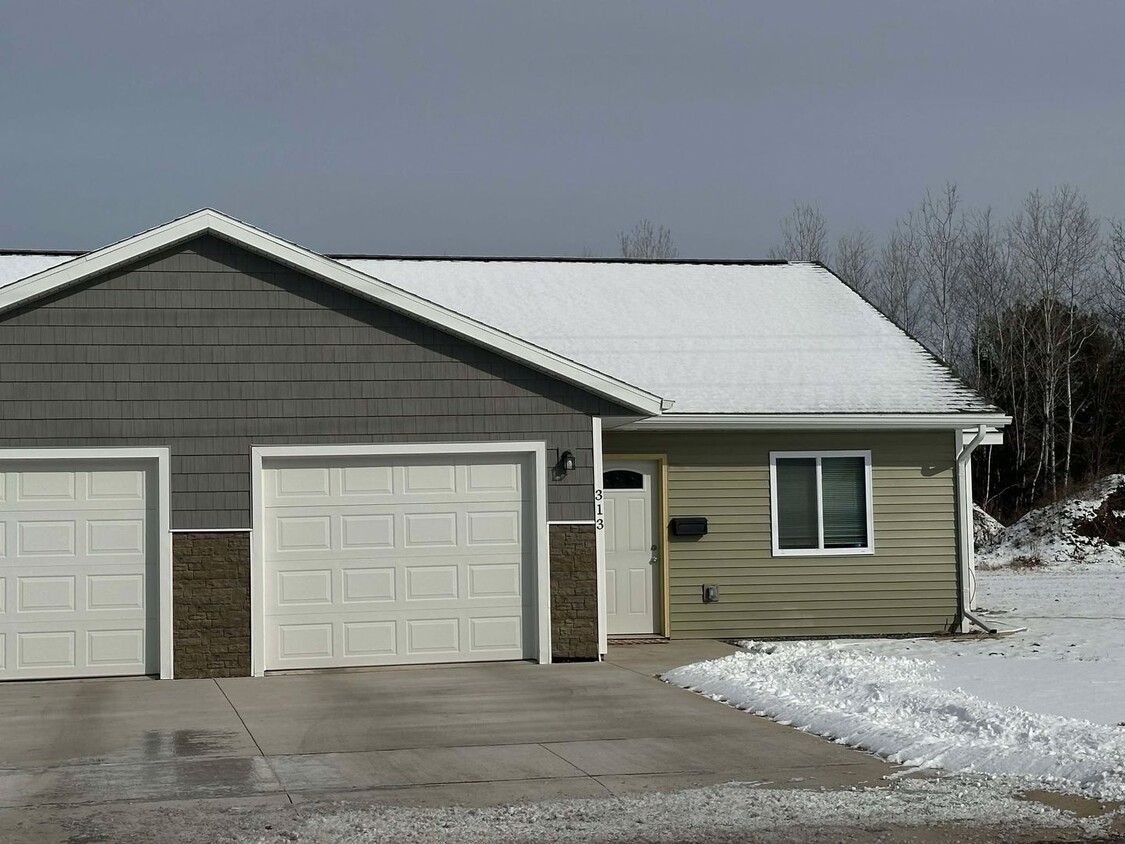 Building Photo - Two Bedroom Duplex