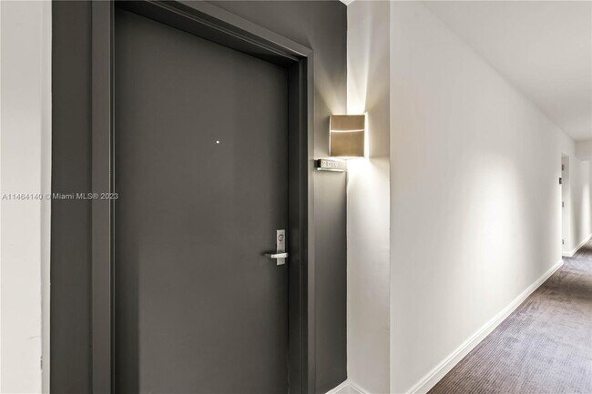 Building Photo - 325 S Biscayne Blvd
