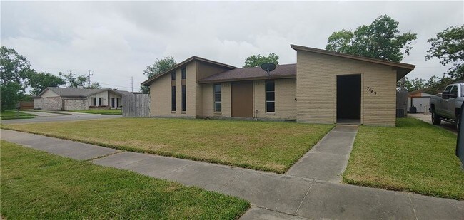 Building Photo - 7469 Skyking Dr
