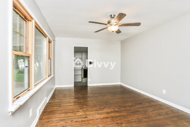 Foto del edificio - 1395 Lindsay Ln, Florissant, MO 63031
