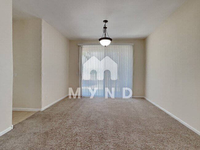 Building Photo - 13514 W Cypress St