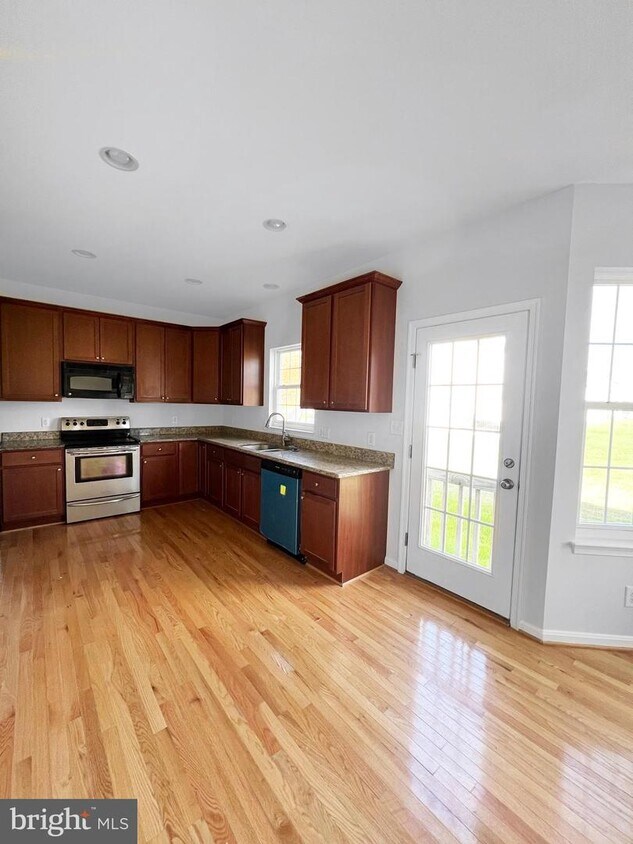 8255 Makensie Way, King VA 22485 House Rental in King