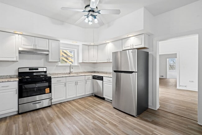 Stunning 3 bedroom home in Penn Hills available now! - Stunning 3 bedroom home in Penn Hills available now!