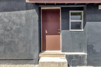 Building Photo - 1341 E Willetta St