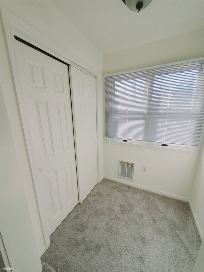 Building Photo - 1 br, 1 bath Condo - 100 Center St # 1STFL