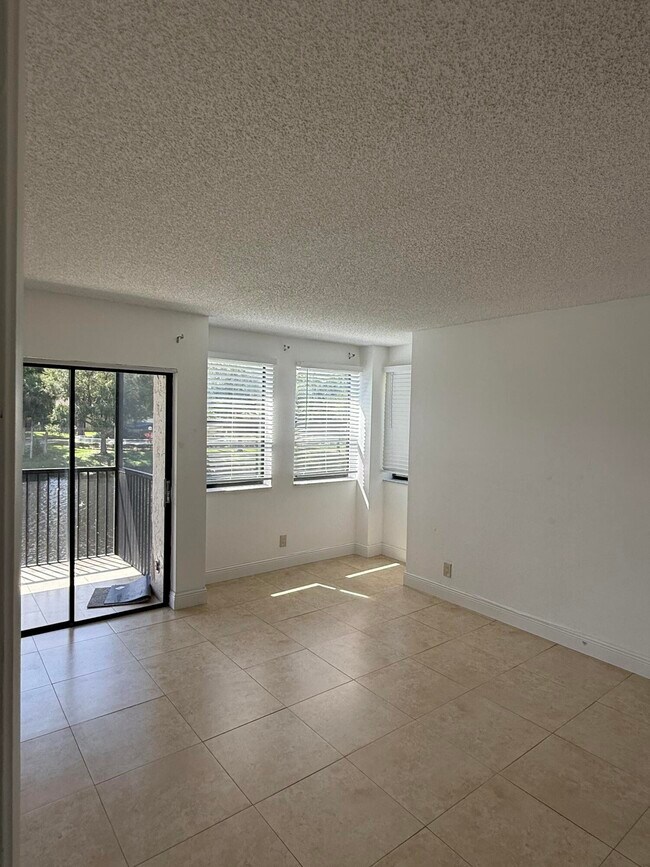 Building Photo - 1238 S Military Trail