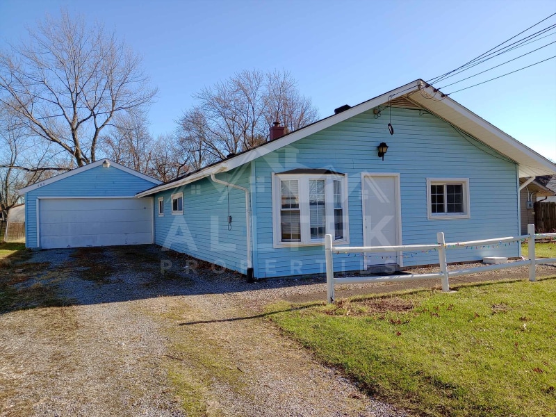 Primary Photo - 489 Southward Dr
