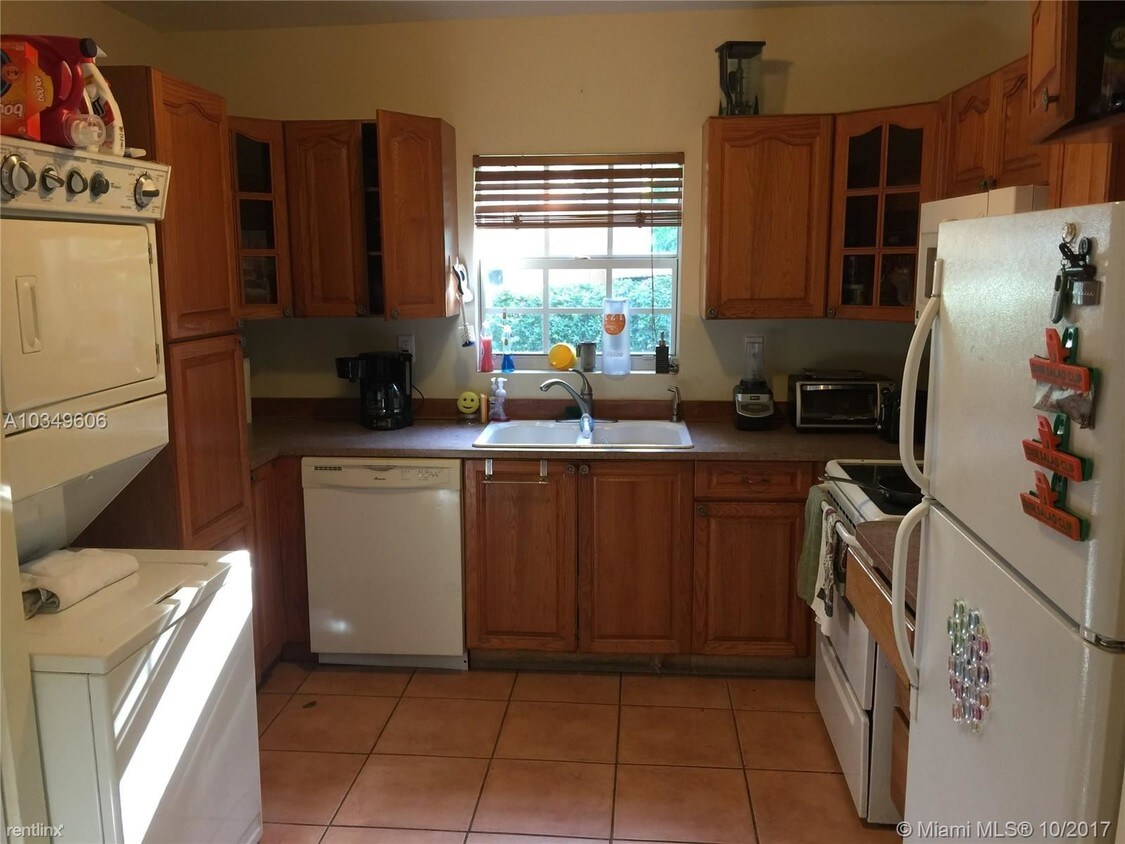 Primary Photo - 5911 SW 59th St