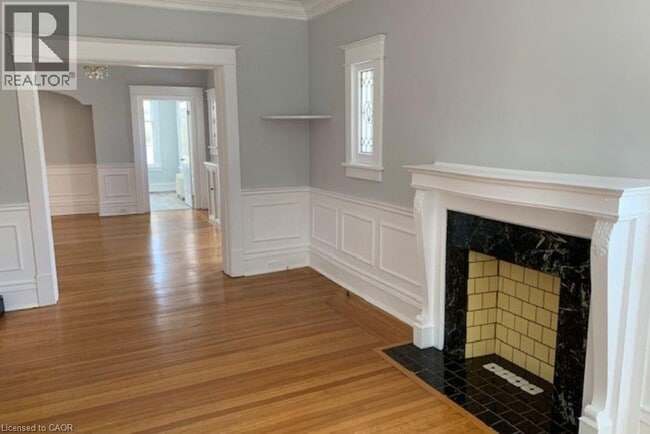 Building Photo - 2 Undermount Ave