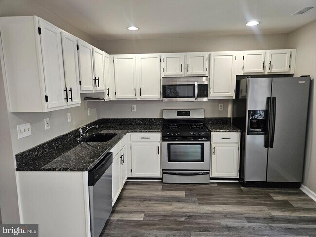Foto del edificio - 2346 Hazelwood Ct