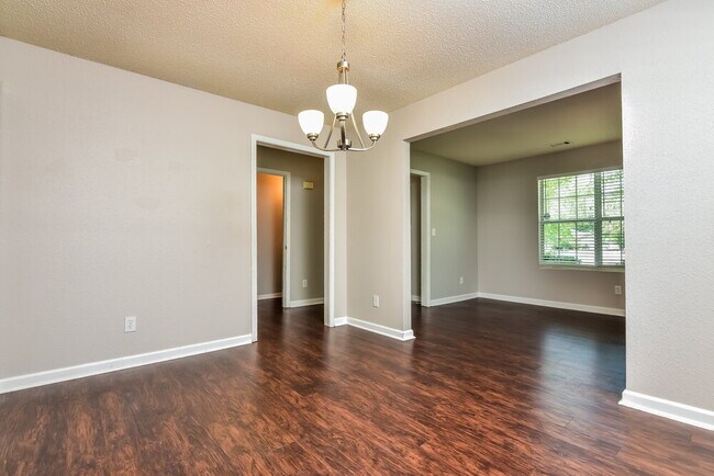 Building Photo - 6287 Klondike River Rd