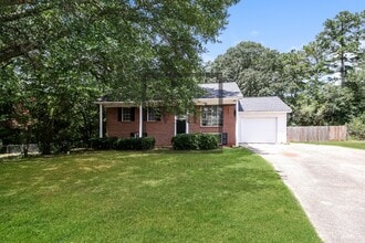 Building Photo - 1490 Sunset Way