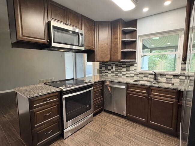 Foto del edificio - Beautiful 3 Bedroom Port Orange Home!