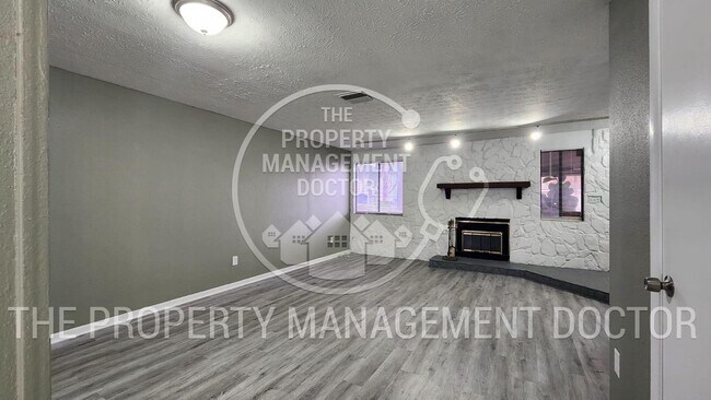 Photo - 4BR/2.5BA Tampa Home | Dual Kitchen Areas, Private Bedroom & Fresh Updates