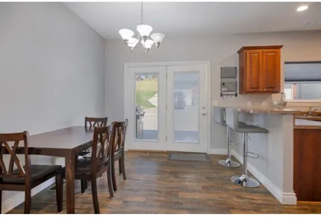 Foto del edificio - 3030 Saddle Dr