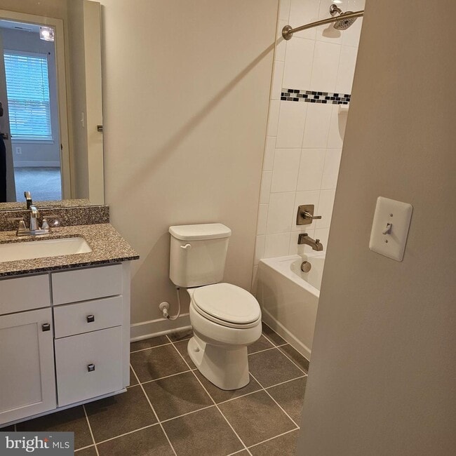 Building Photo - 709 Sky Bridge Dr