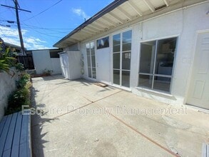 Building Photo - 51 Fir St