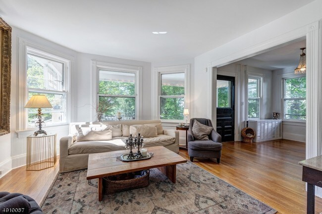 Foto del edificio - 62 Mountain Ave