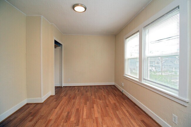 Foto del edificio - 7630 SE Woodstock Blvd