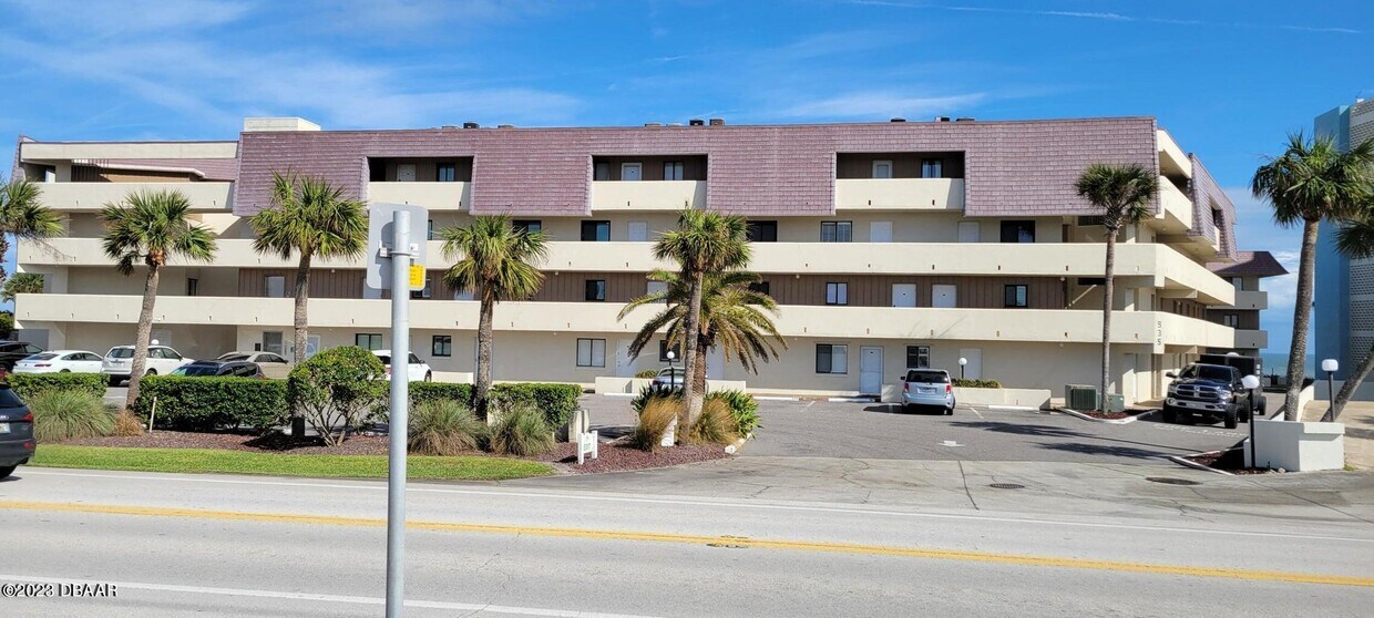 Primary Photo - 935 Ocean Shore Blvd