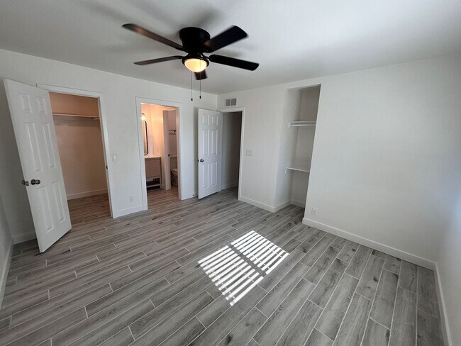 Foto del edificio - Close to ASU, Tempe Marketplace, Mill ave, Old town! 3 bed 2 bath with private yard.