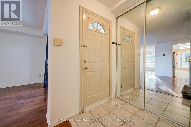 Building Photo - 29 Moorehouse Dr