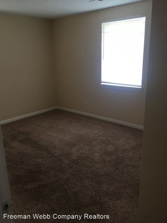 Primary Photo - 2 br, 1 bath House - 5818 Couch Dr.