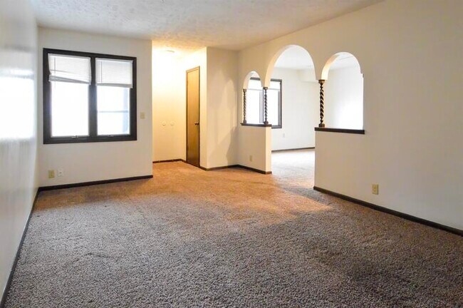Building Photo - 6507 S 46th St