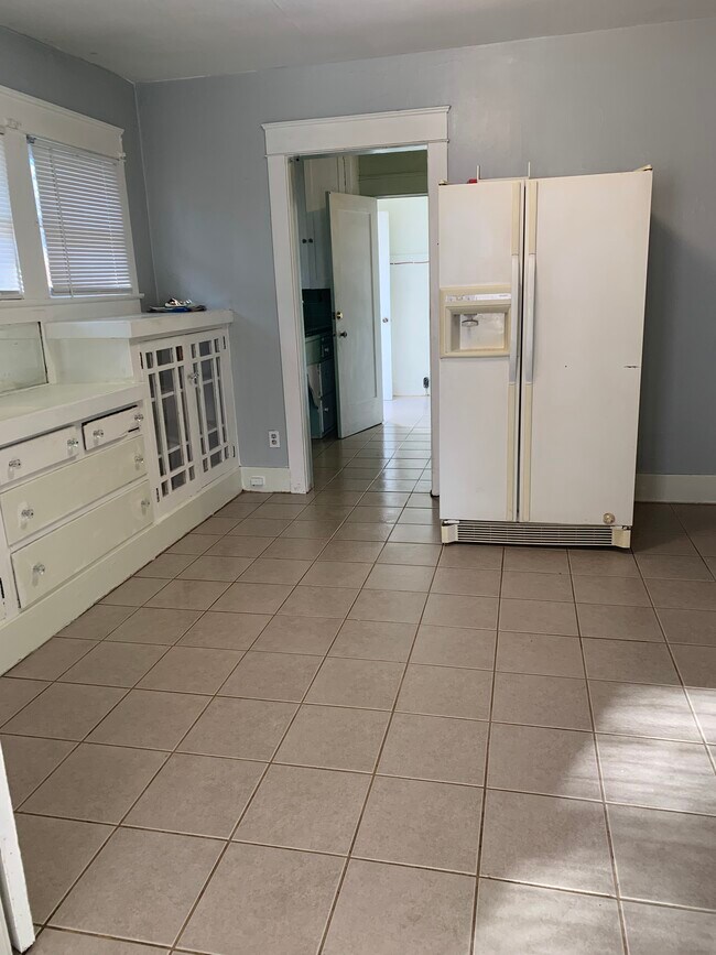 Dining area - 237 W 23rd St
