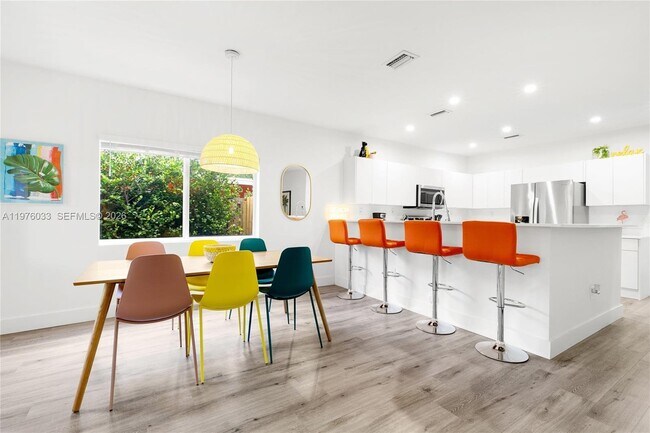 Foto del edificio - 1123 NE 23rd Terrace