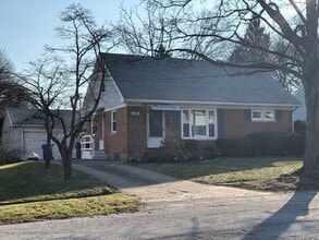 Building Photo - 429 Clifton Dr