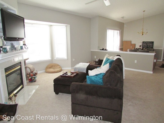 Building Photo - 4132 Breezewood Dr