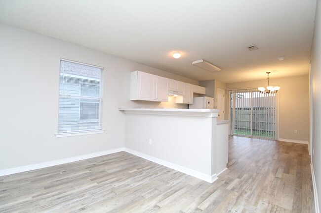 Foto del edificio - 3 Bedroom, 2 Bath Patio Home with Garage &...