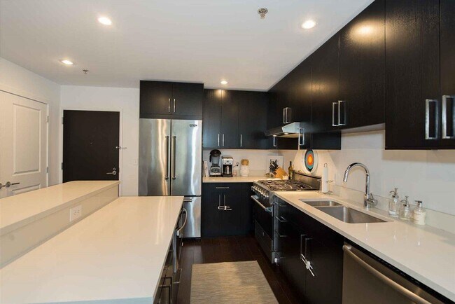 Foto del edificio - 1100 Maxwell Ln