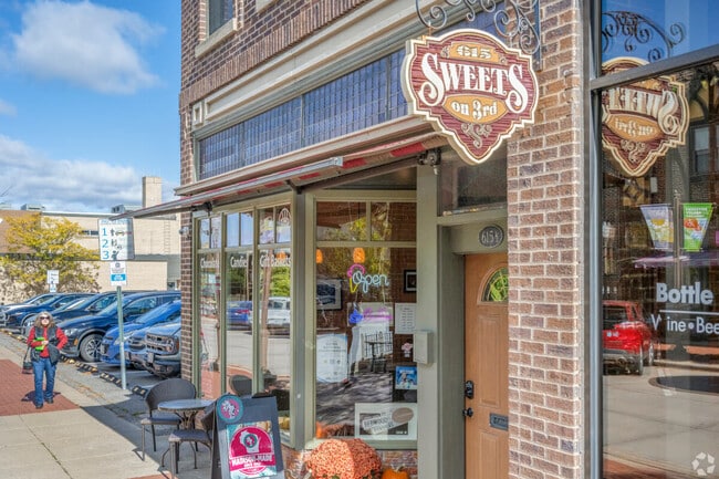 East Towne Wausau residents have access to downtown retail, like Sweets on 3rd, a coffee and sweets shop.