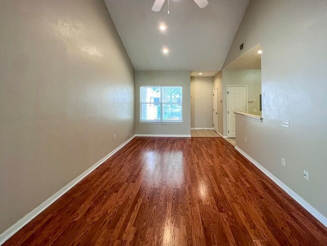 Foto del edificio - 1/1 Condo in the Greens at West End - Available mid-June!