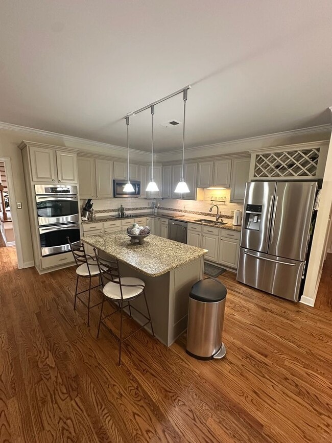 Building Photo - Beautiful Home in Almadale Farms!