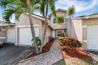 Building Photo - 1132 W Lakes Dr