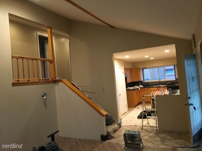 Building Photo - 21425 Hillside Dr