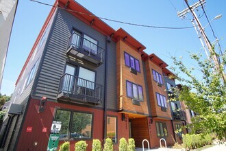 Building Photo - 6015 S Virginia Ave