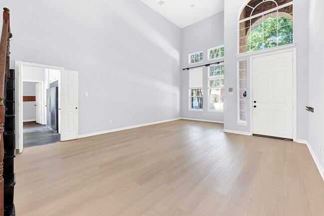 Photo - 1413 Westmont Drive Unit House